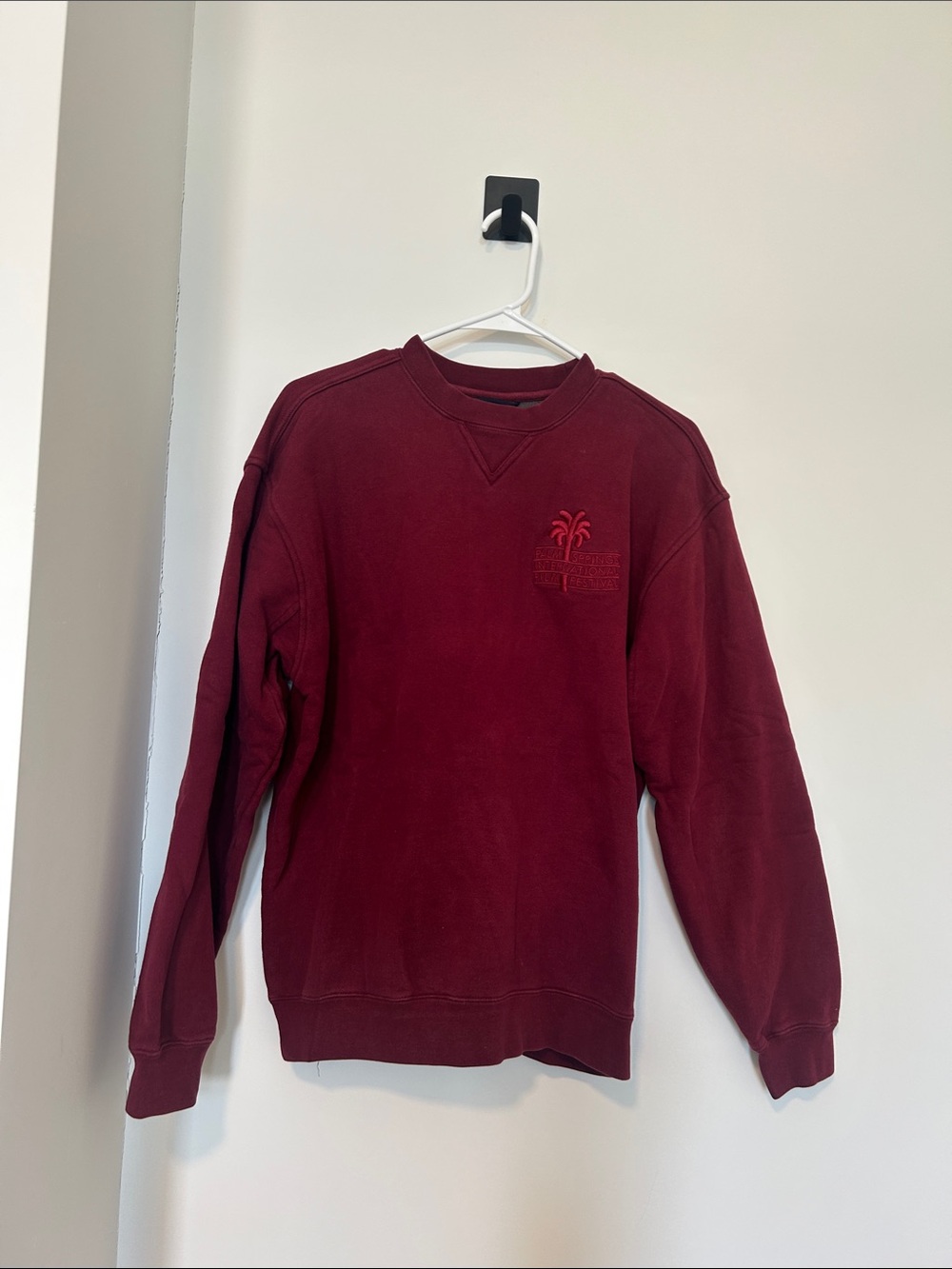Men's Maroon Crewneck Sweatshirt with Subtle Chest Motif